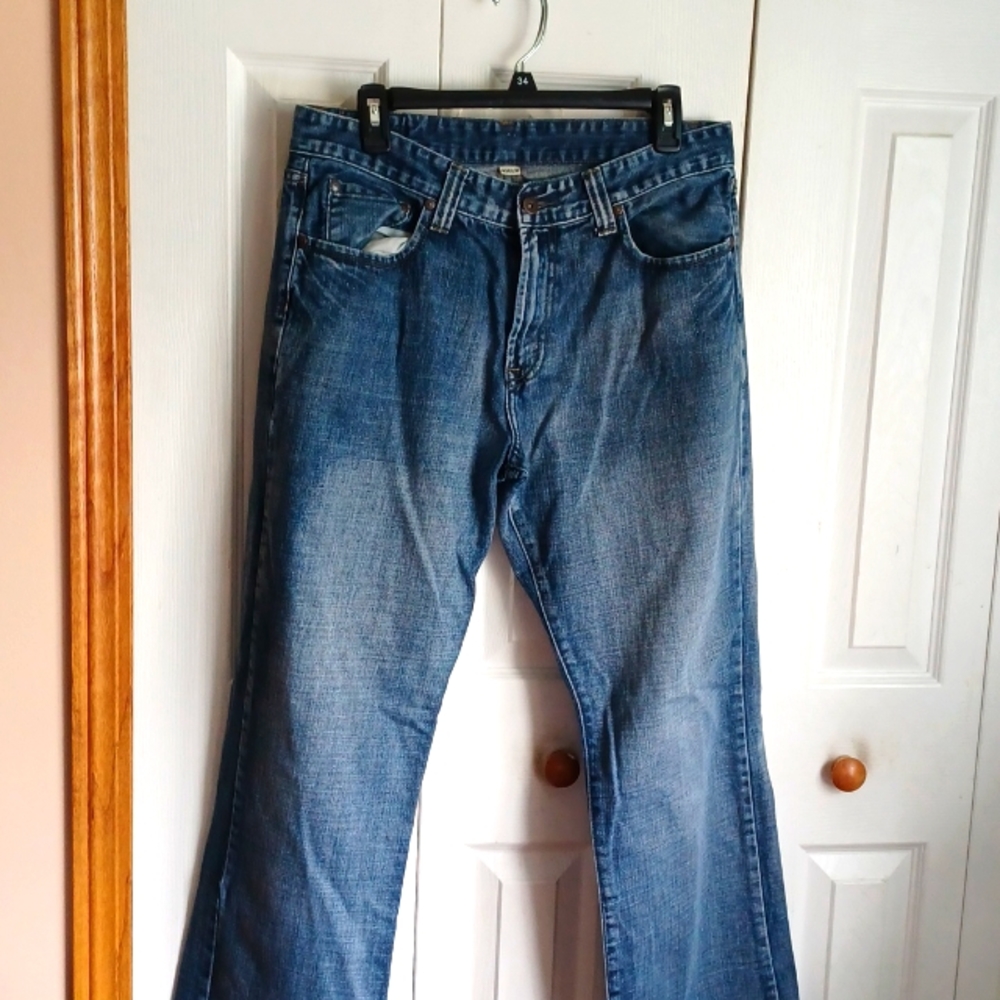 Men flypaper jean with detail on back pockets...34×34